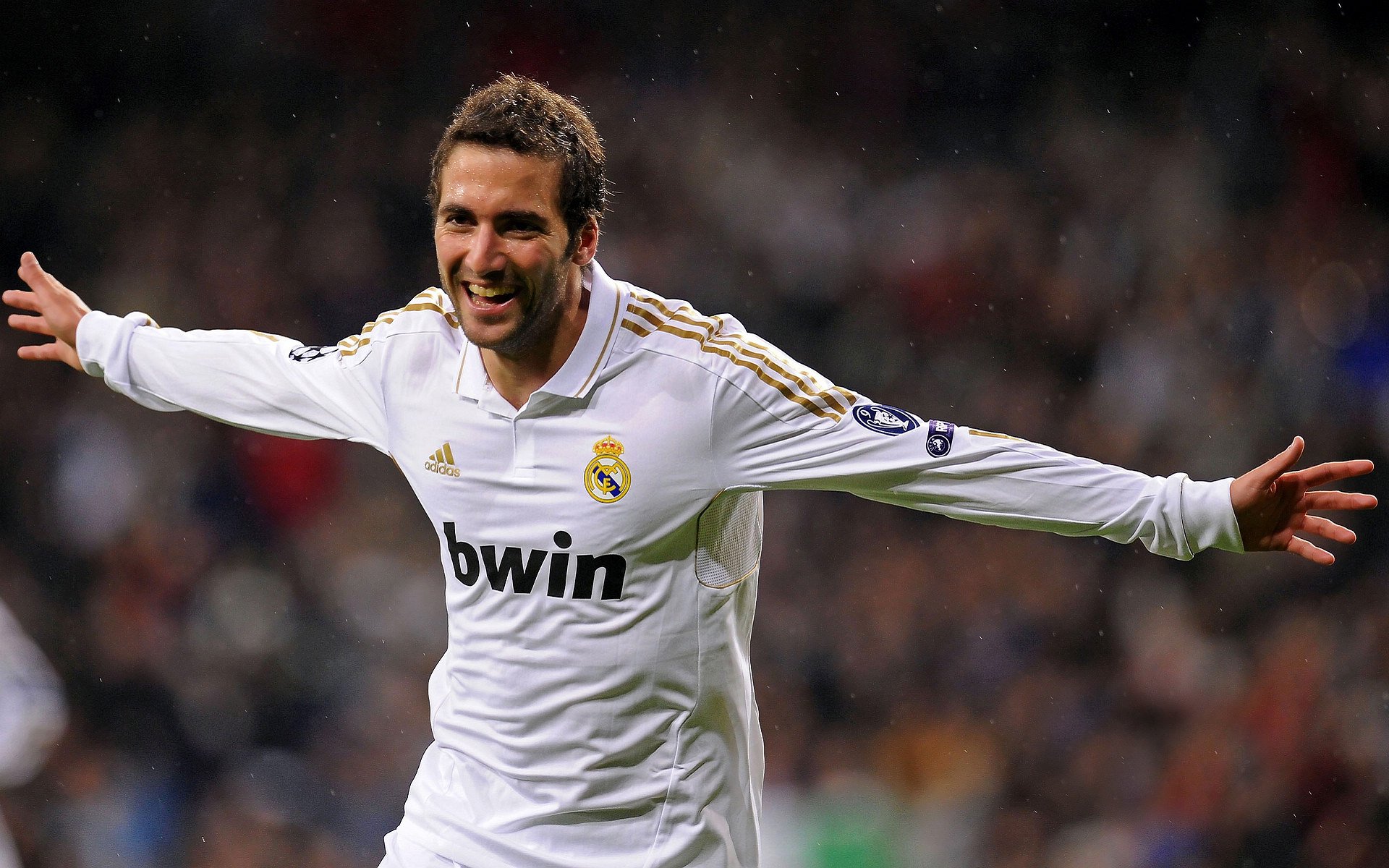 东契奇狂砍三双，湖人3连胜登西部第三！4大球员展现出色表现，湖人不敌独行侠 东契奇30 9 8